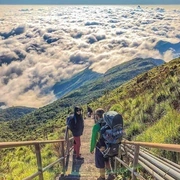 Amanhecer no Pico da Caledônia
