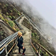 Amanhecer no Pico da Caledônia