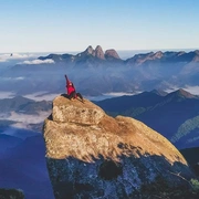 Amanhecer no Pico da Caledônia